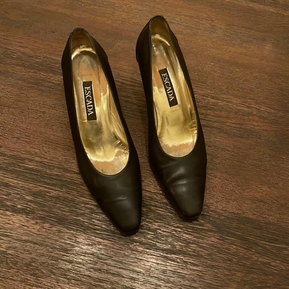 Escada leather shoes